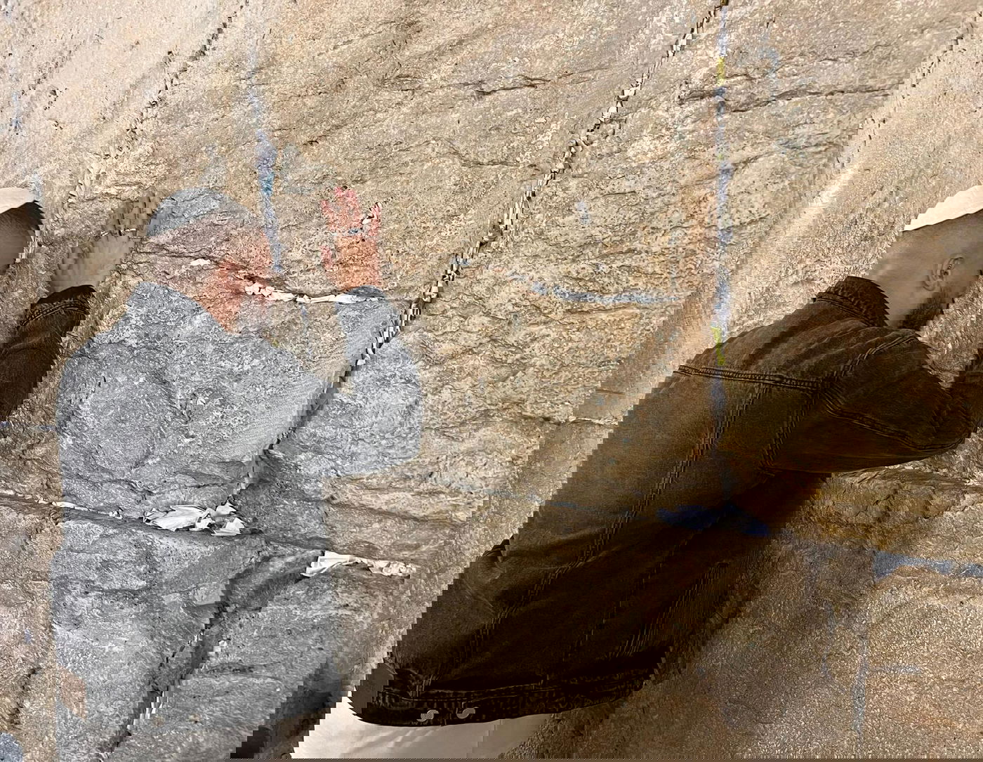 רגע לפני כיפור: הידוען שהתחזק ביקש סליחה בכותל | צפו