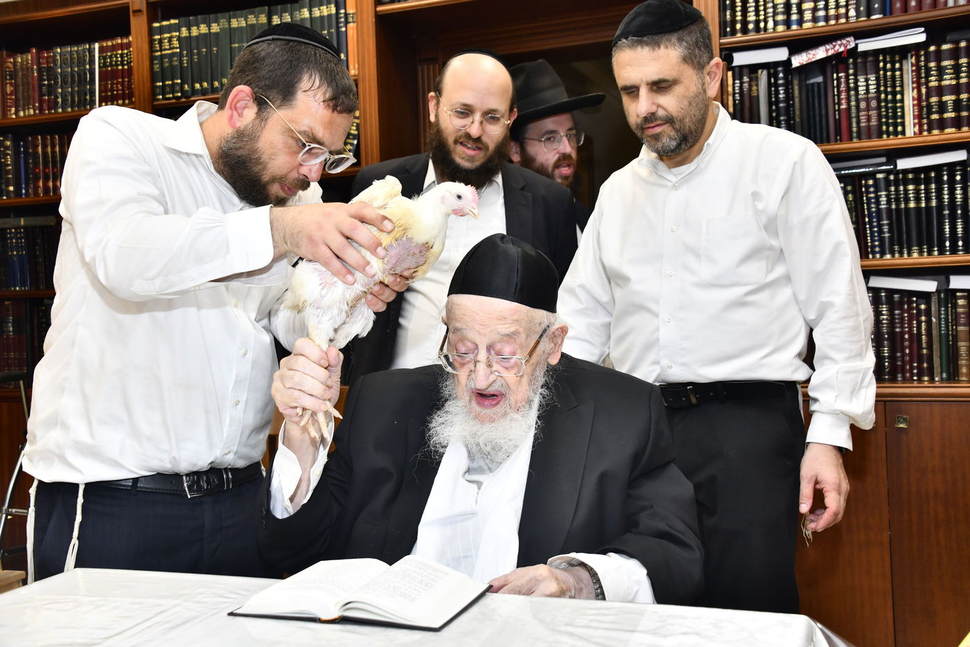 הגרמ"צ ברגמן במנהג כפרות