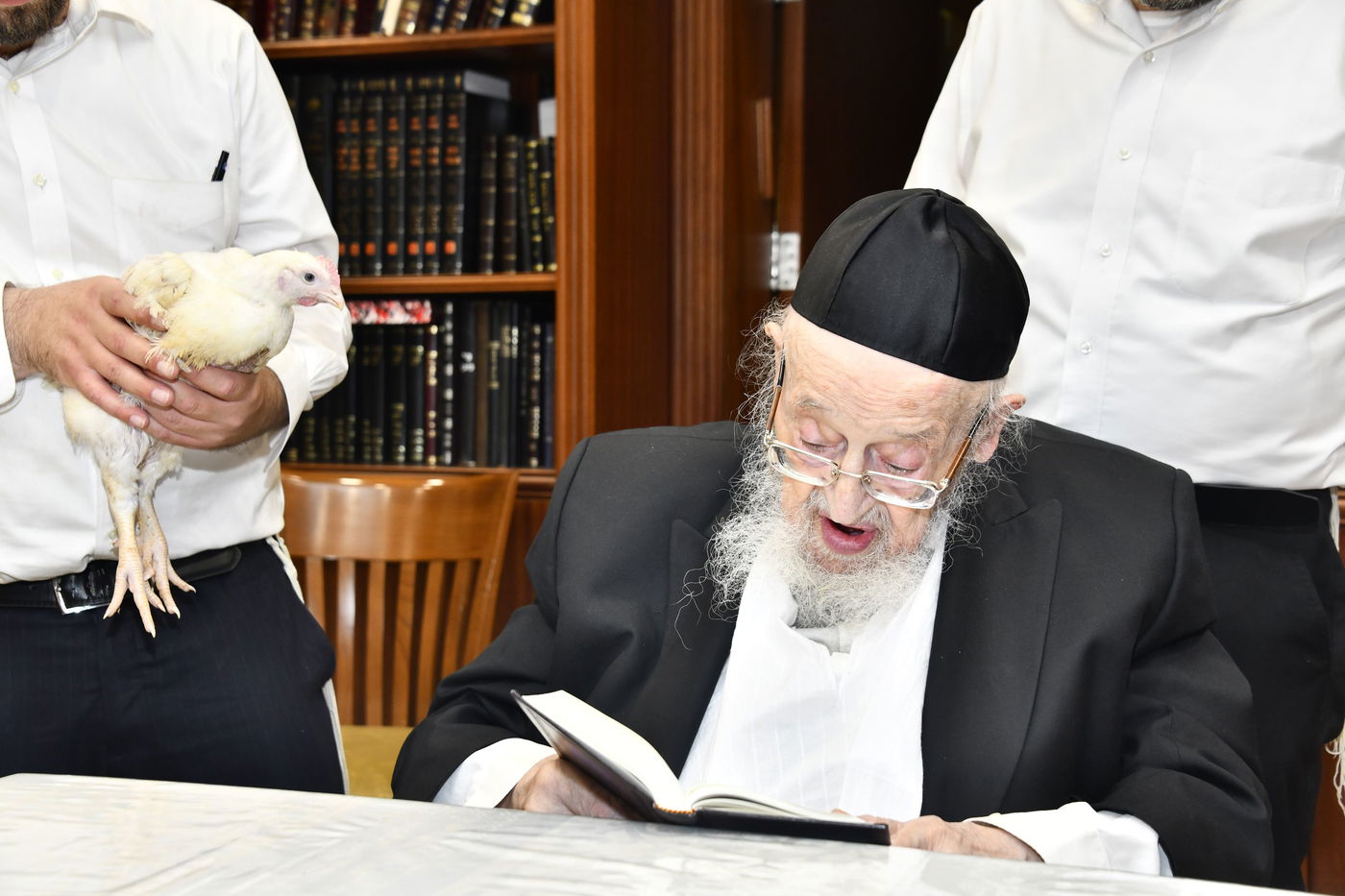 הגרמ"צ ברגמן במנהג כפרות