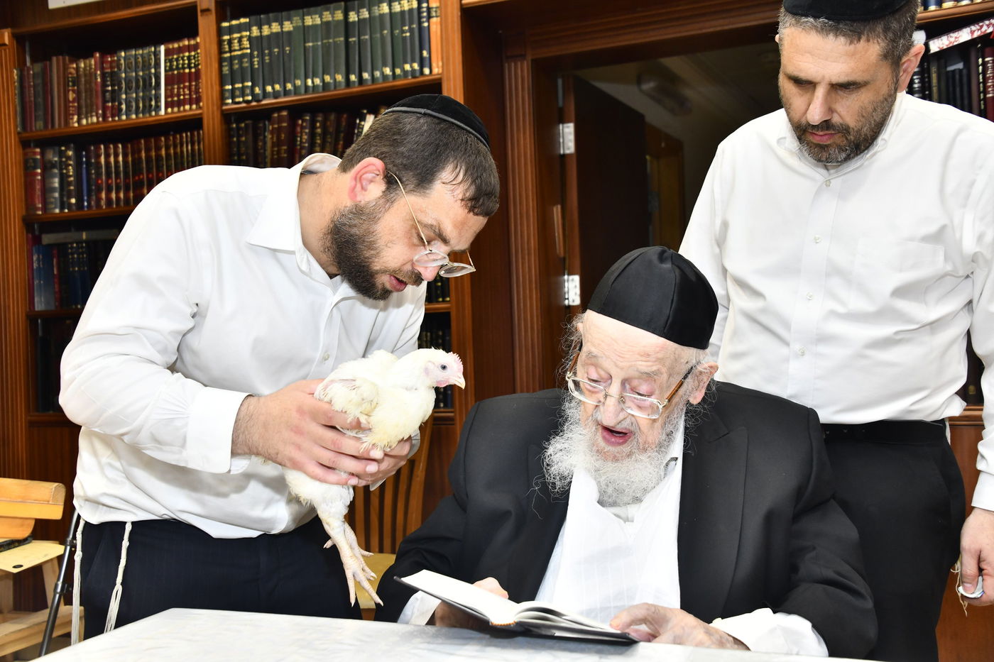 הגרמ"צ ברגמן במנהג כפרות