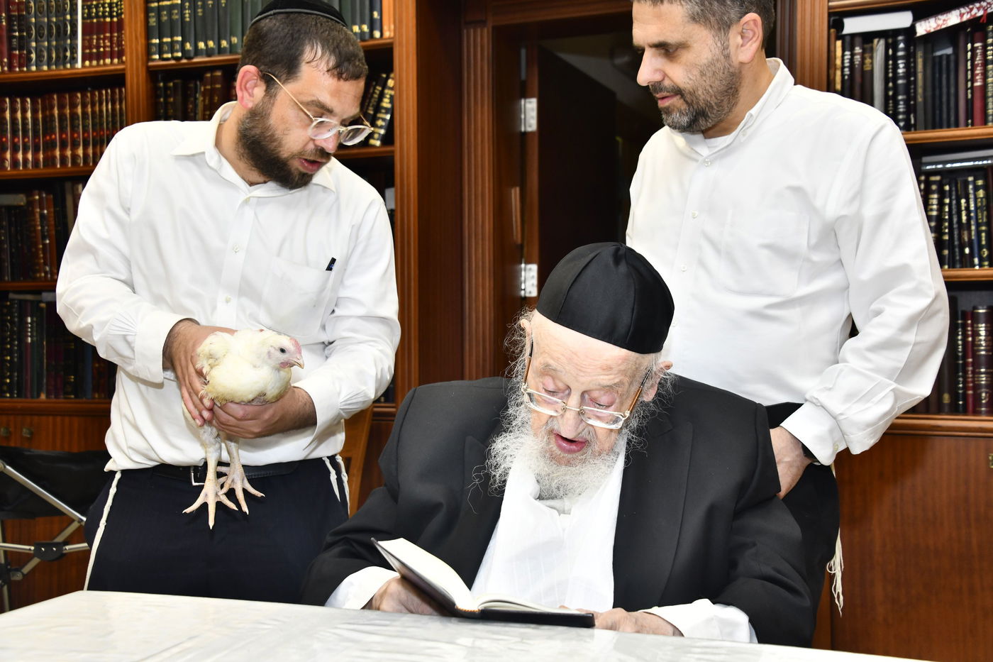 הגרמ"צ ברגמן במנהג כפרות