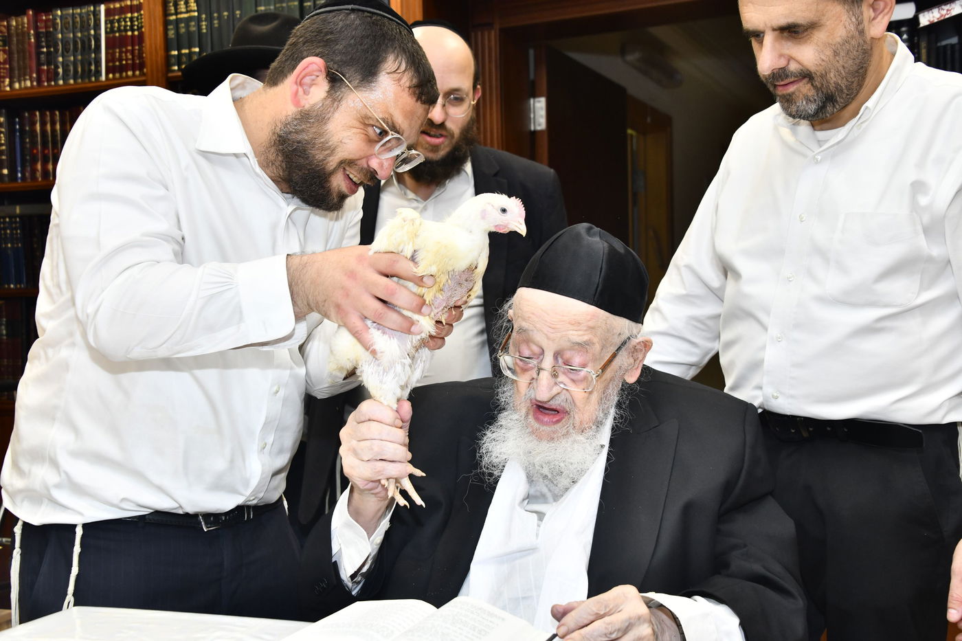 הגרמ"צ ברגמן במנהג כפרות