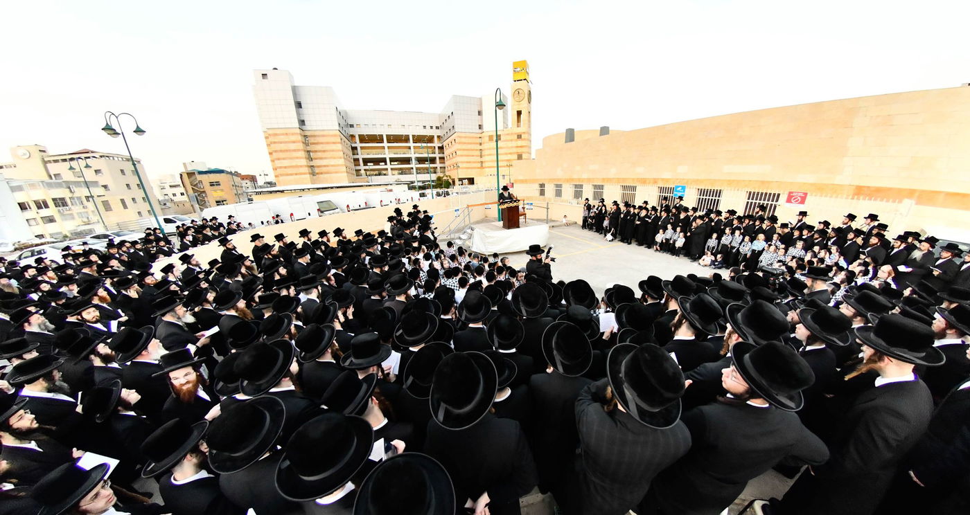 האדמו"ר מדארג בתשליך 