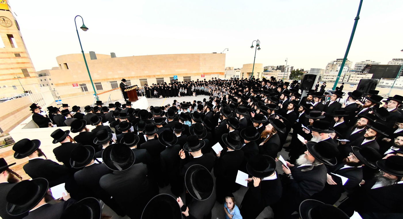 האדמו"ר מדארג בתשליך 