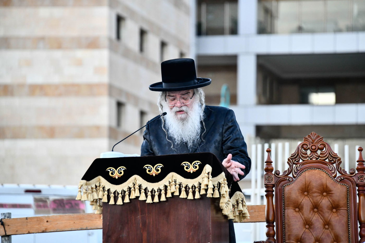 האדמו"ר מדארג בתשליך 