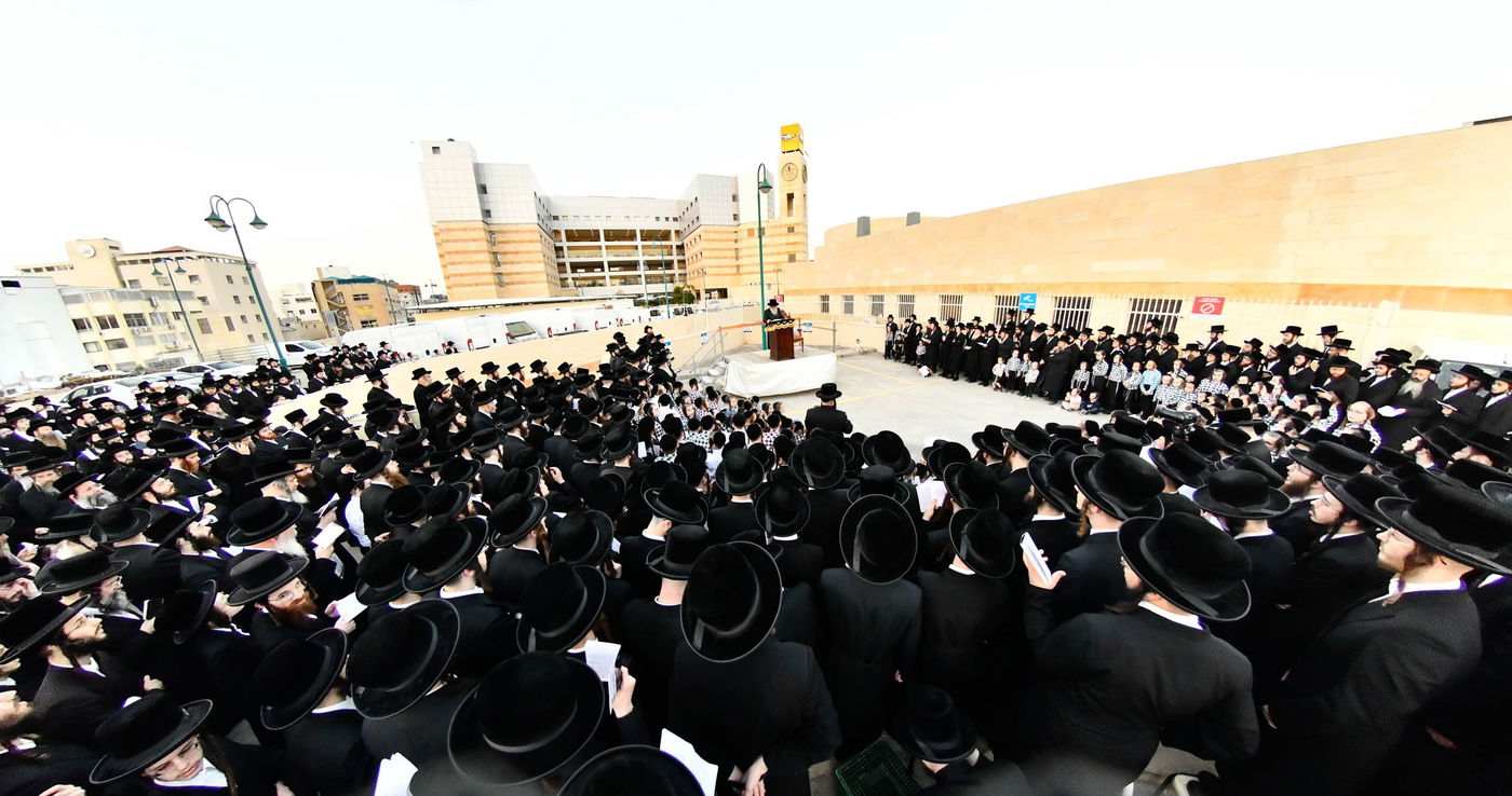 האדמו"ר מדארג בתשליך 