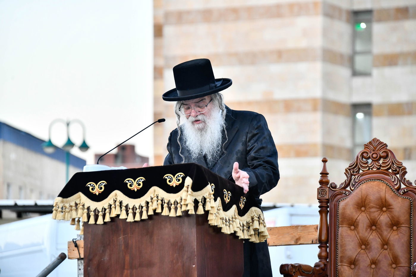 האדמו"ר מדארג בתשליך 