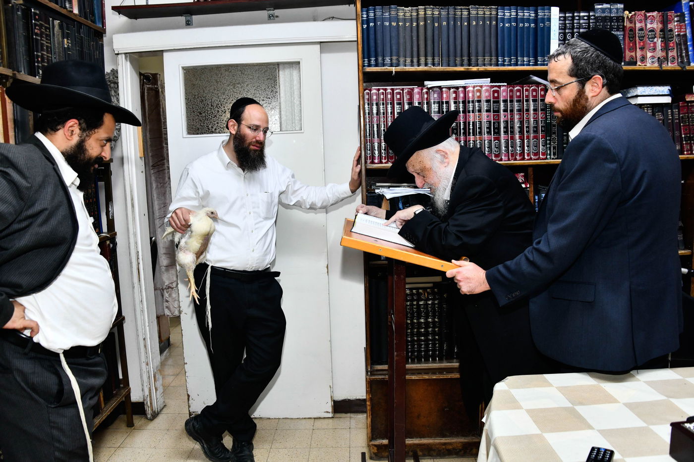 הגרב"ד פוברסקי במנהג כפרות 