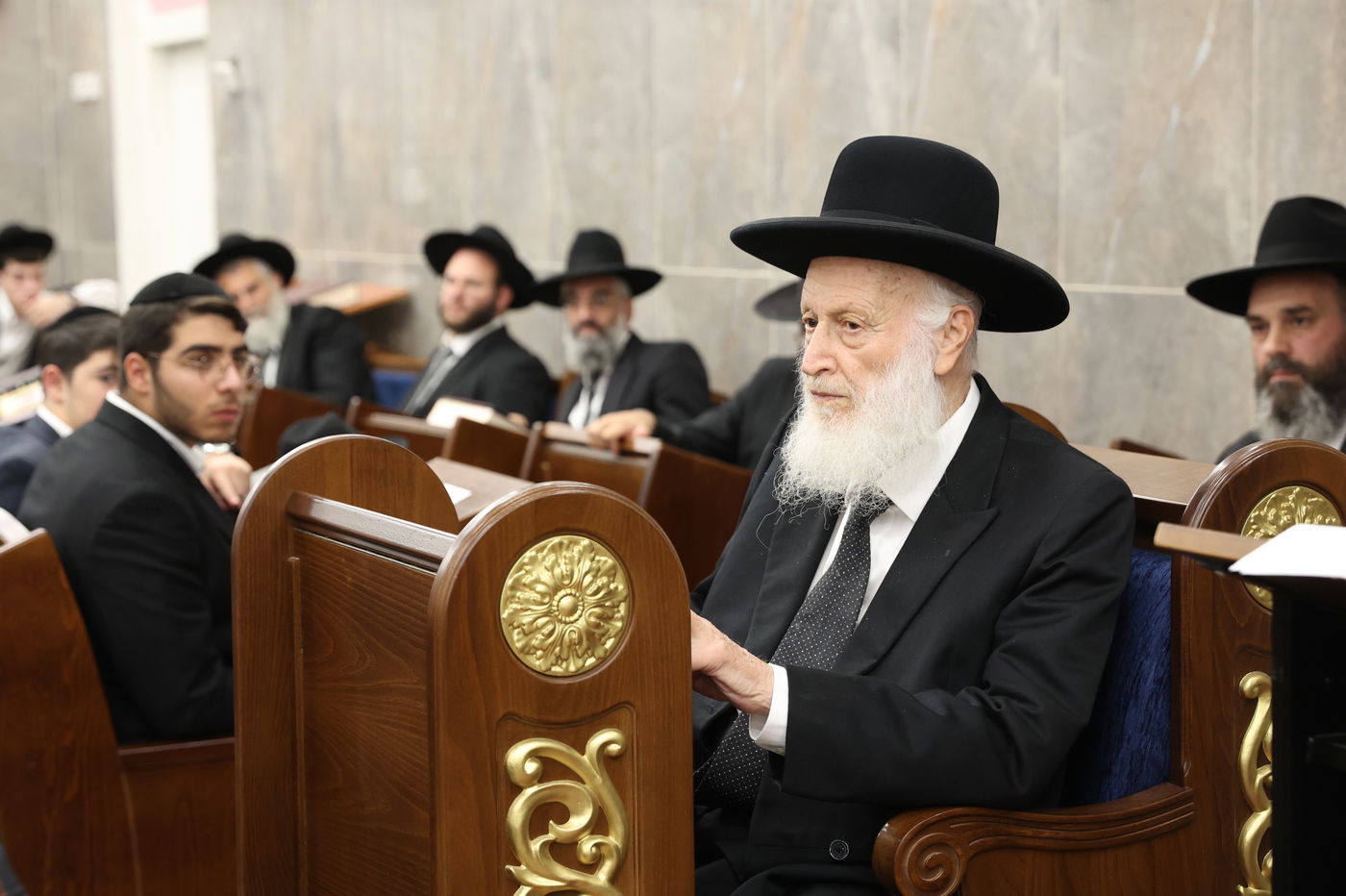 הגאון הרב שמואל בצלאל בשיחת חיזוק בישיבת 'אבני נזר'