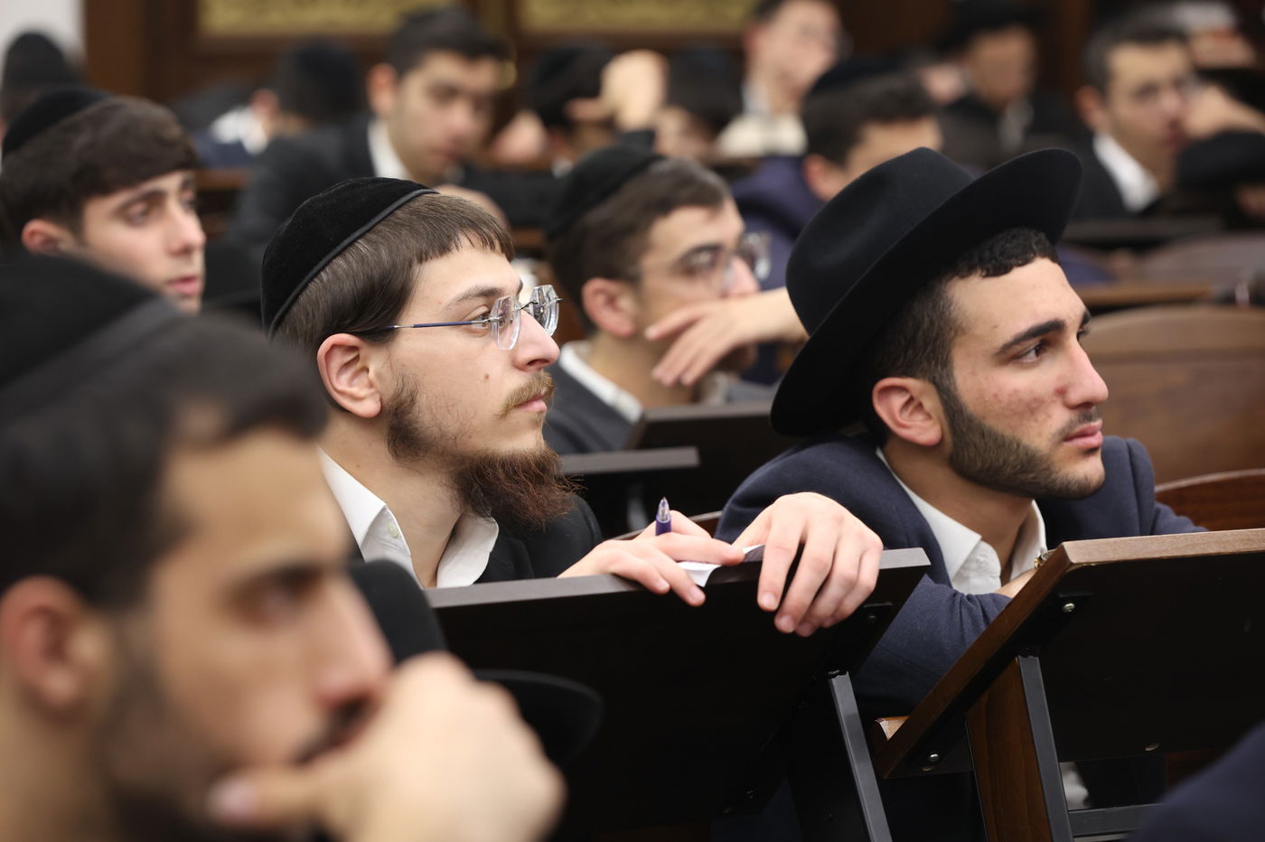 הגאון הרב שמואל בצלאל בשיחת חיזוק בישיבת 'אבני נזר'