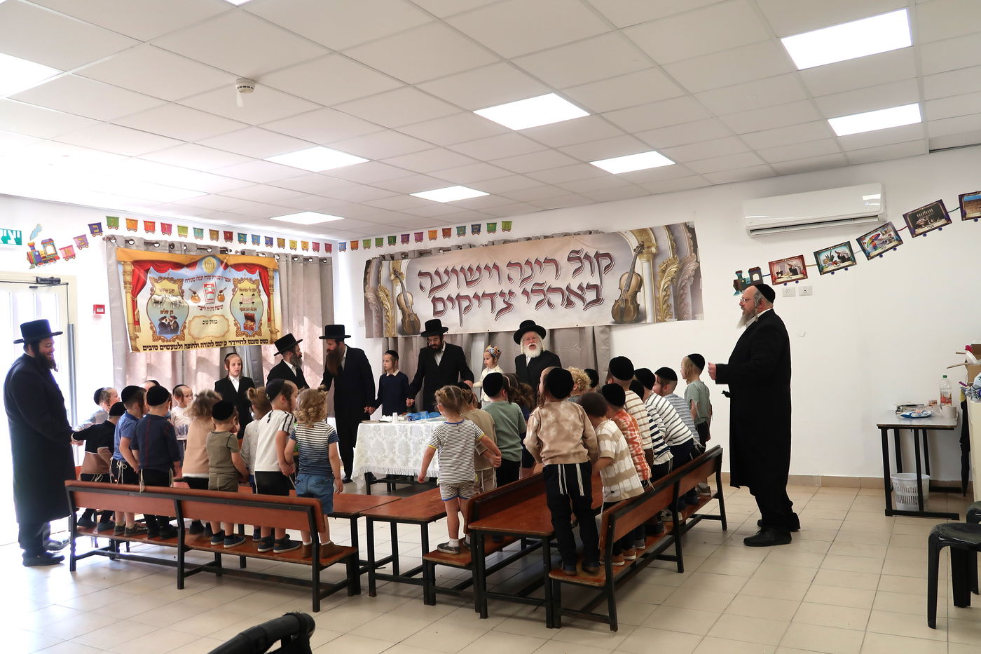 שמחת החלאקה לנכד האדמורי"ם משאץ ויזניץ - לייטשיק