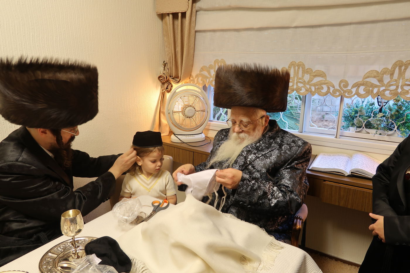 שמחת החלאקה לנכד האדמורי"ם משאץ ויזניץ - לייטשיק