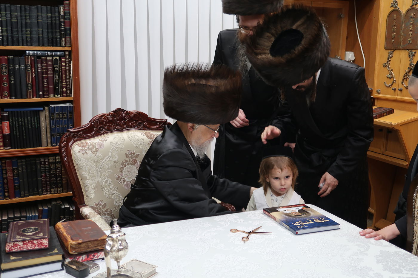 שמחת החלאקה לנכד האדמורי"ם משאץ ויזניץ - לייטשיק