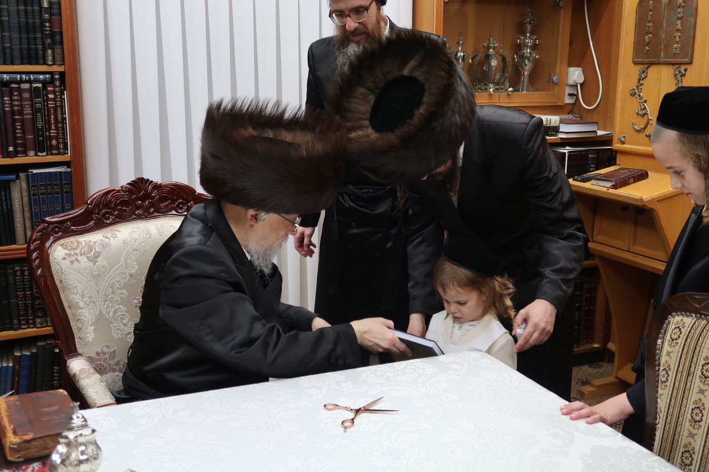 שמחת החלאקה לנכד האדמורי"ם משאץ ויזניץ - לייטשיק