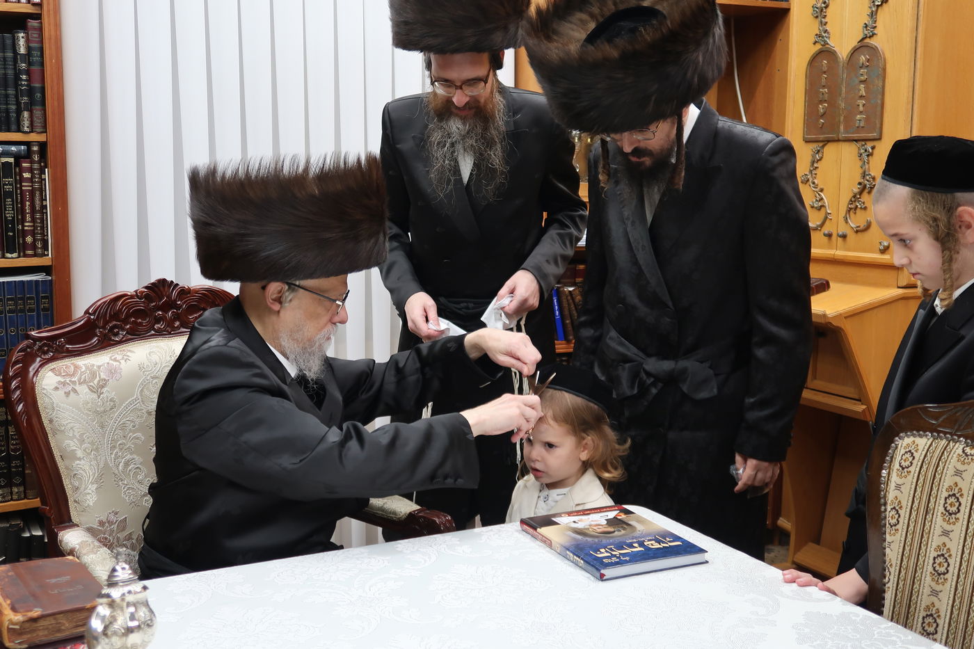 שמחת החלאקה לנכד האדמורי"ם משאץ ויזניץ - לייטשיק