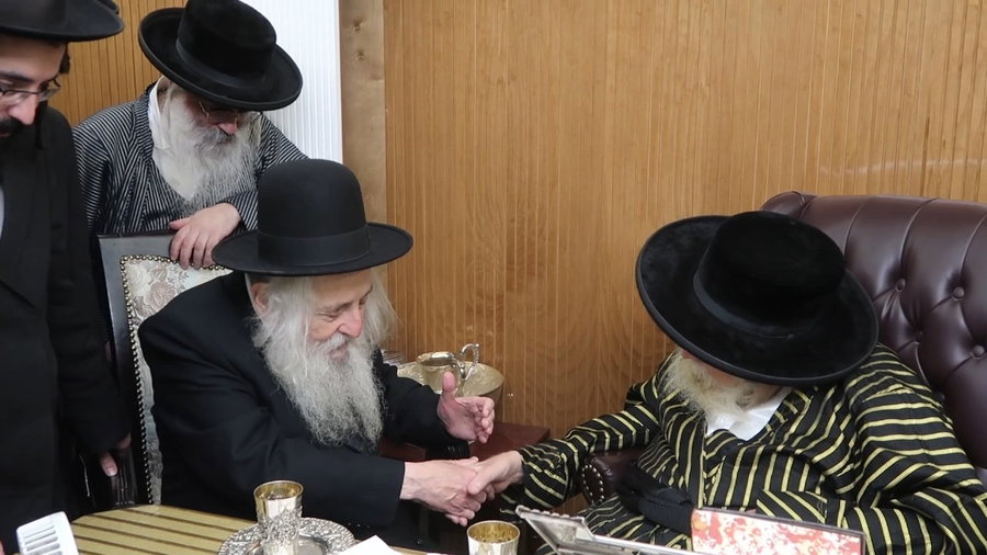 הגאון רבי יהושע דוד טורצ'ין בביקור אצל האדמו"ר מתולדות אברהם יצחק 