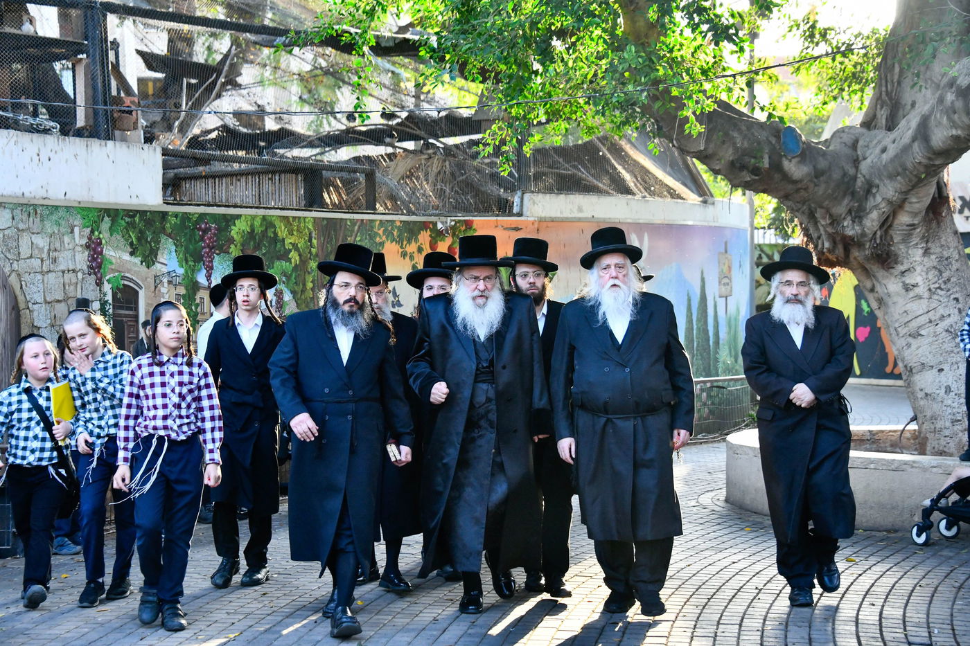 האדמו"ר מנדבורנה בתשליך 