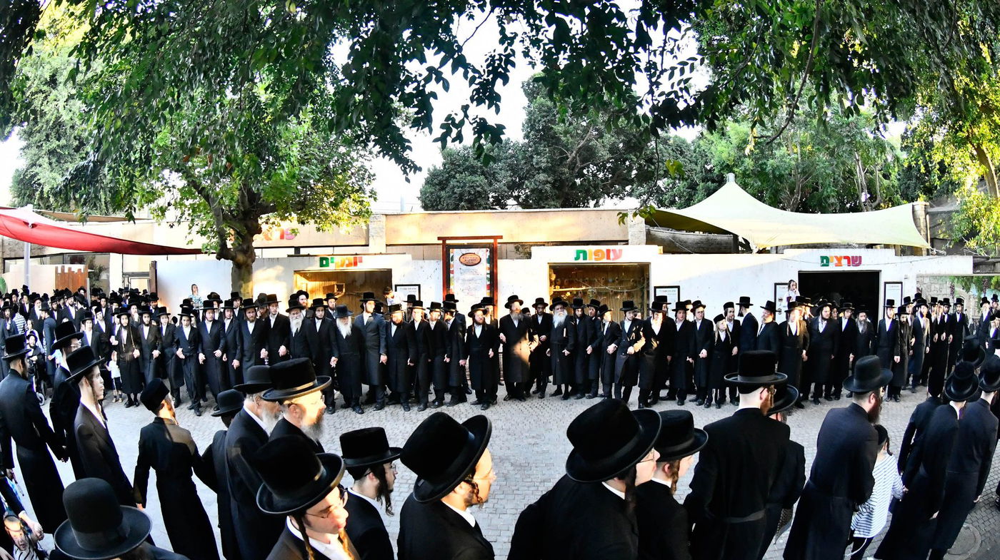 האדמו"ר מנדבורנה בתשליך 