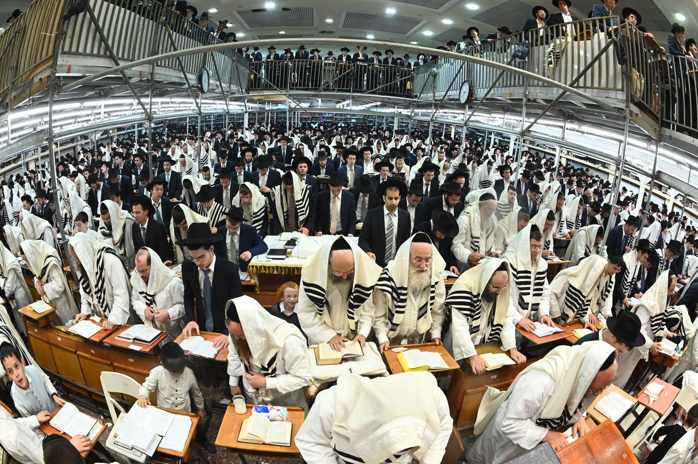 ערב ומוצאי יום כיפור אצל הגאון רבי ברוך דב פוברסקי