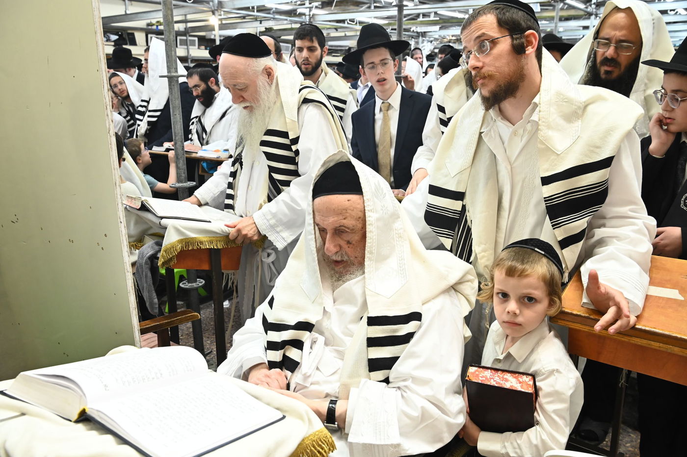 ערב ומוצאי יום כיפור אצל הגאון רבי ברוך דב פוברסקי