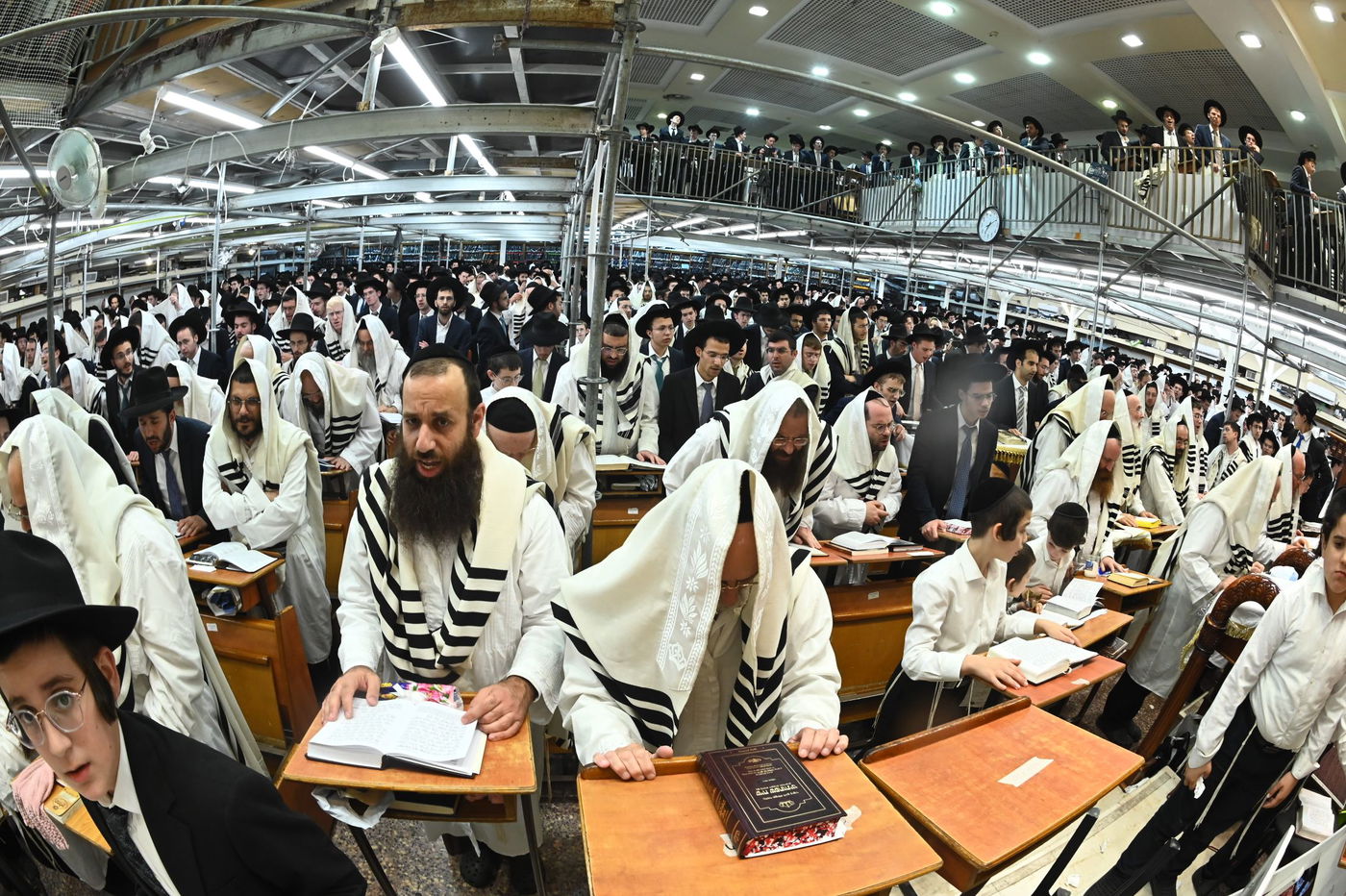 ערב ומוצאי יום כיפור אצל הגאון רבי ברוך דב פוברסקי