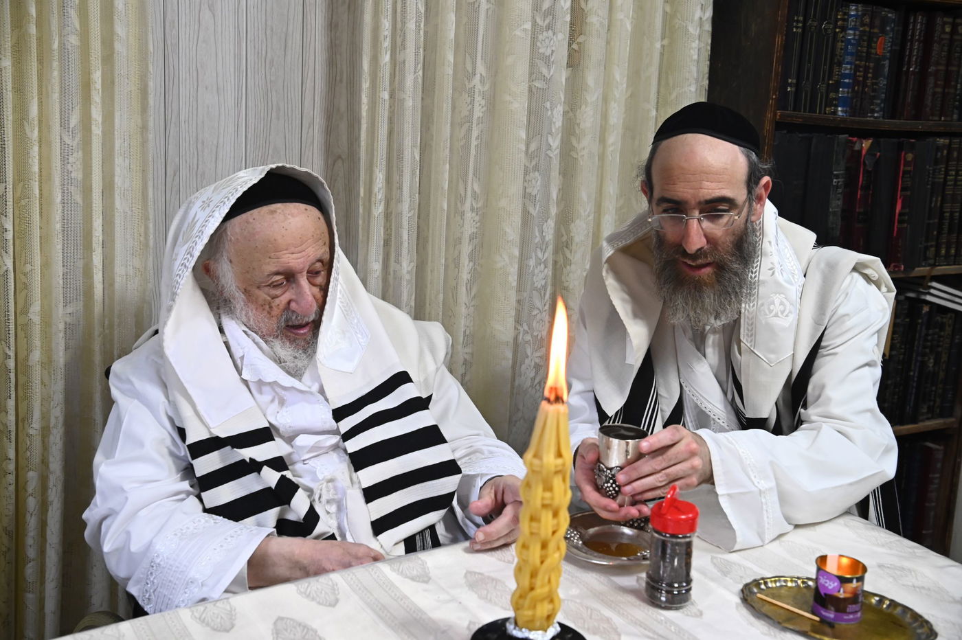 ערב ומוצאי יום כיפור אצל הגאון רבי ברוך דב פוברסקי