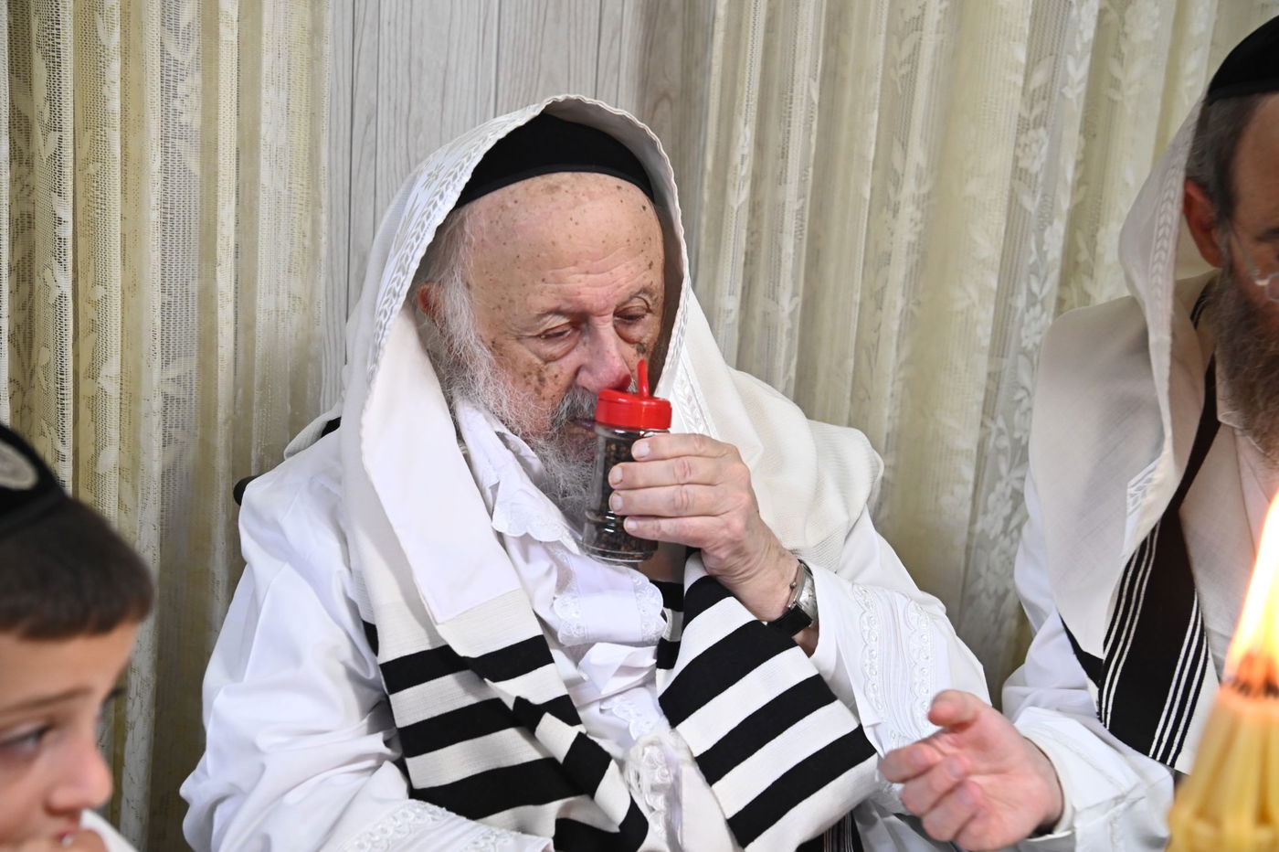 ערב ומוצאי יום כיפור אצל הגאון רבי ברוך דב פוברסקי