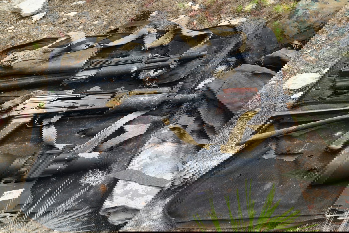 תמונות של כלי הנשק שנמצאו ליד אתר UNIFIL