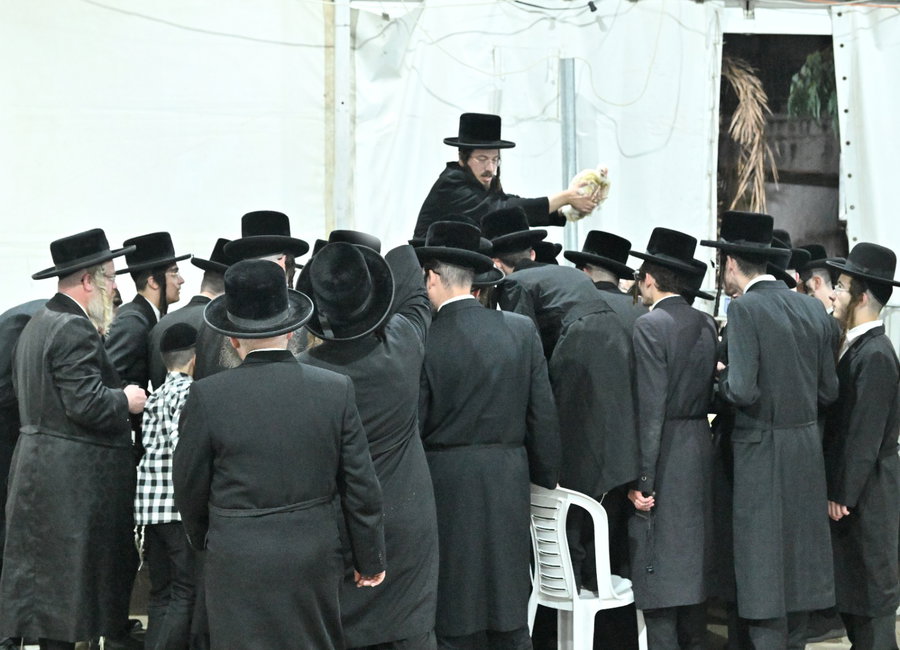 ערב יום כיפור בחצה"ק סאסוב
