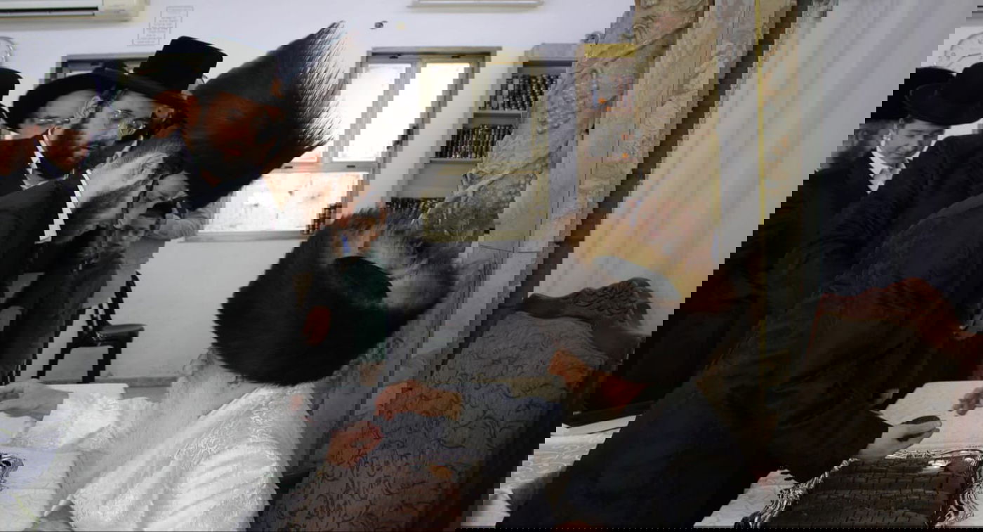 ערב ומוצאי יום כיפור בחצה"ק בוטושאן