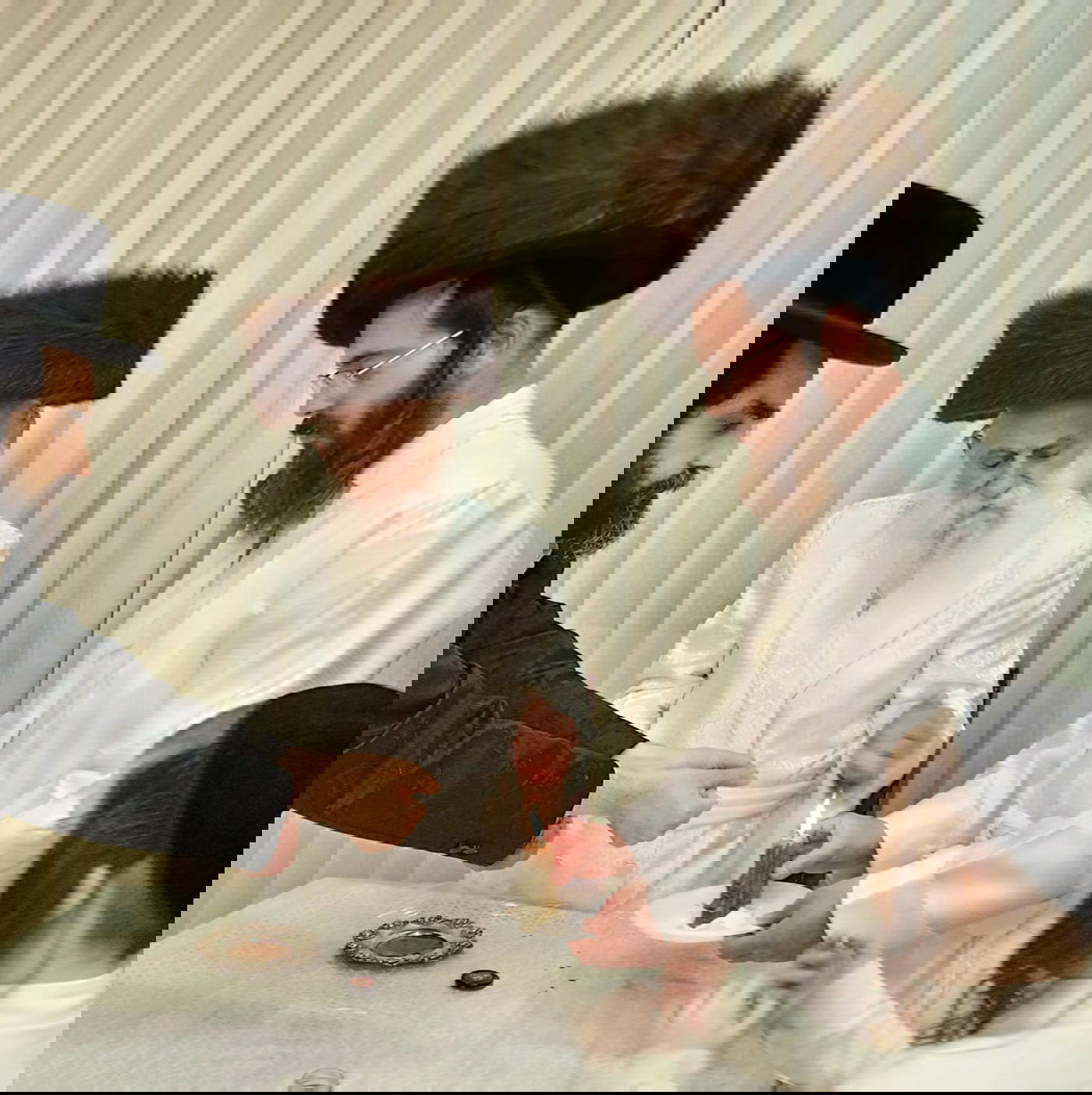 ערב ומוצאי יום כיפור בחצה"ק בוטושאן