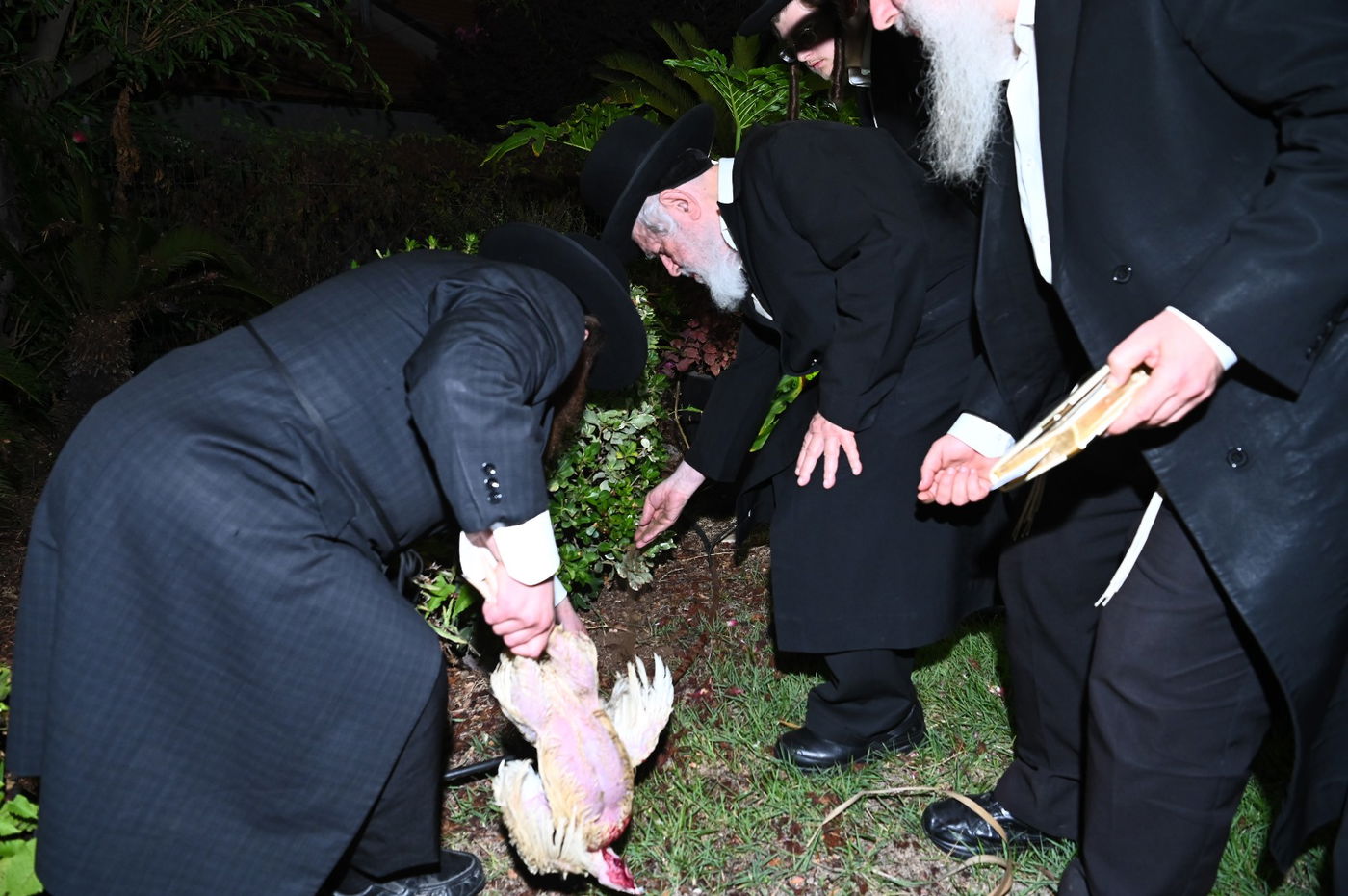 ערב ומוצאי יום כיפור אצל הגאון רבי יצחק זילברשטיין