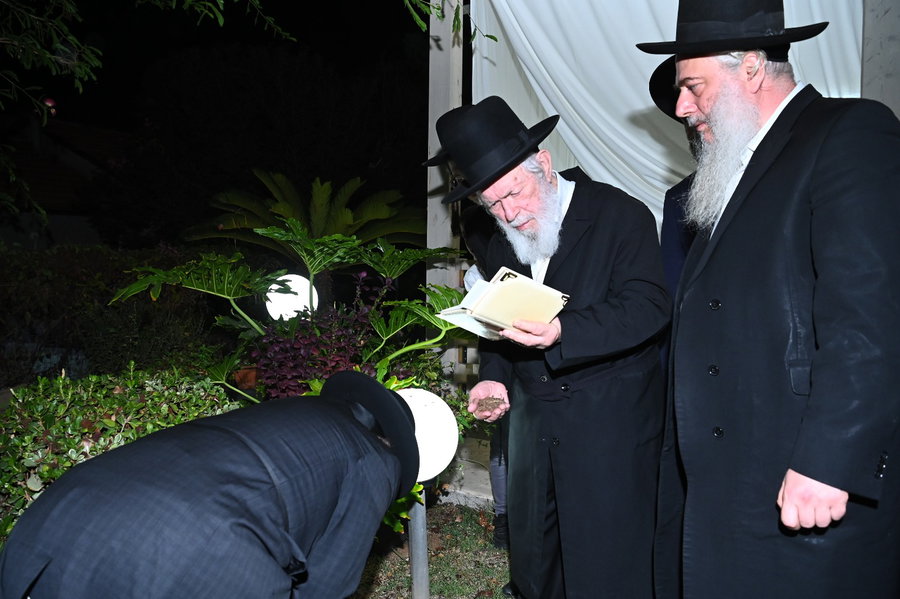 ערב ומוצאי יום כיפור אצל הגאון רבי יצחק זילברשטיין