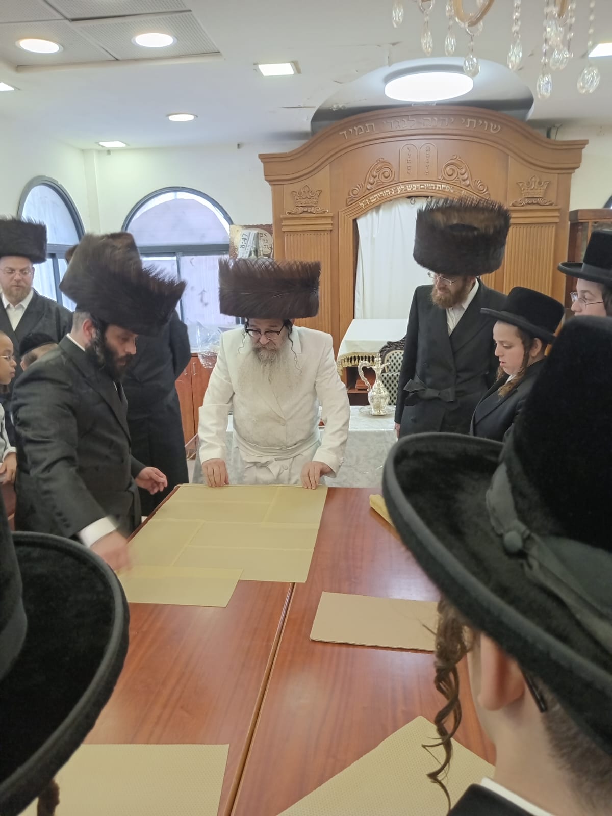 ערב ומוצאי יום כיפור בחצה"ק נדבורנה אלעד