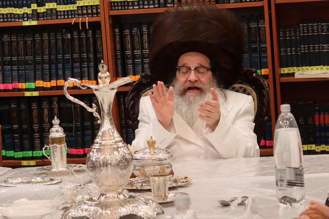 ערב ומוצאי יום כיפור בחצה"ק נדבורנה אלעד