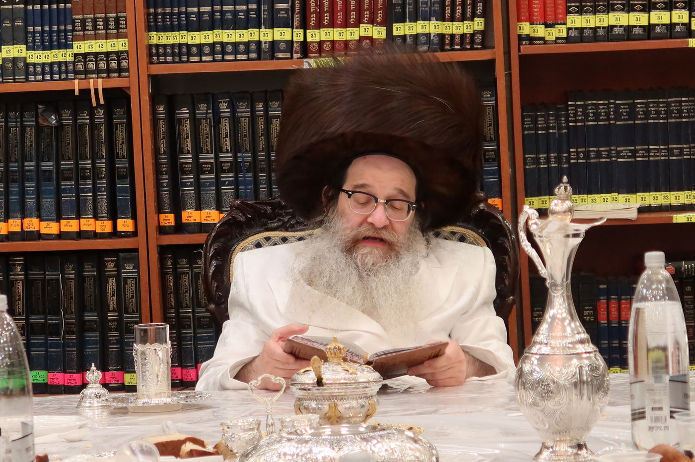 ערב ומוצאי יום כיפור בחצה"ק נדבורנה אלעד