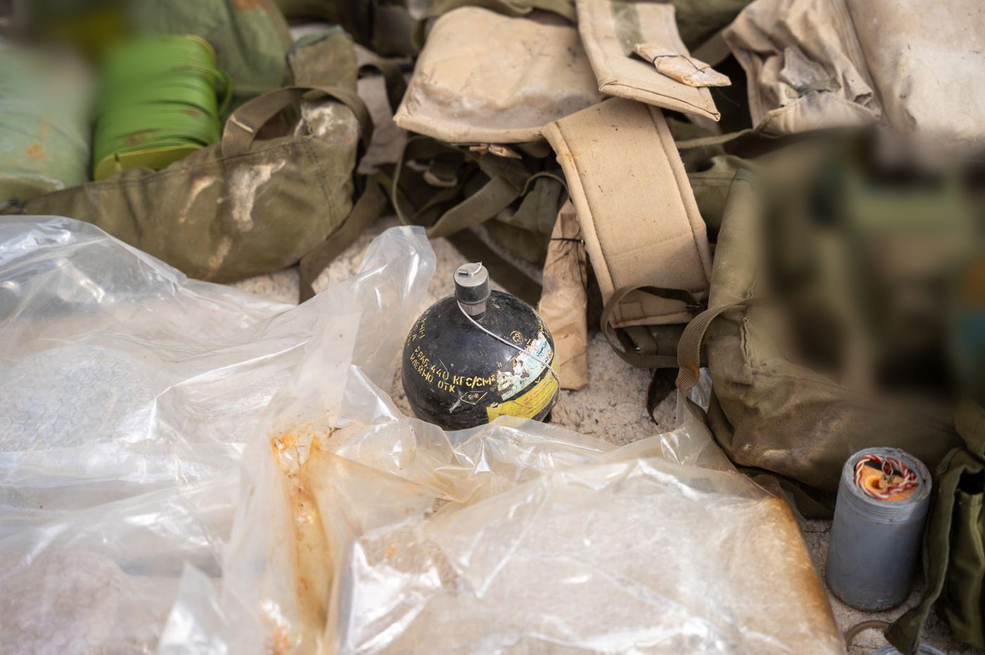 אמצעי הלחימה שאותרו במנהרה