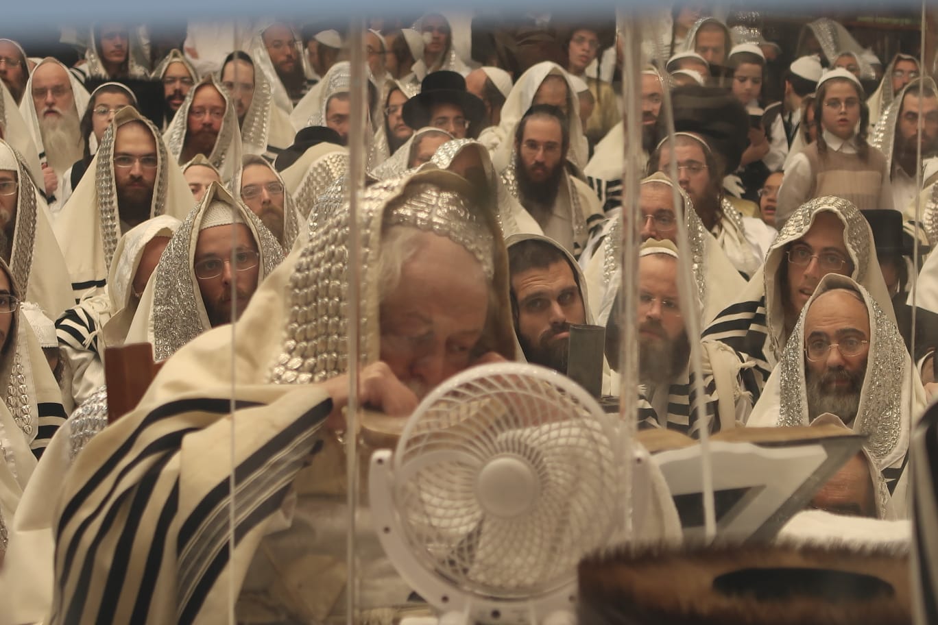 מוצאי יום כיפור בתולדות אברהם יצחק