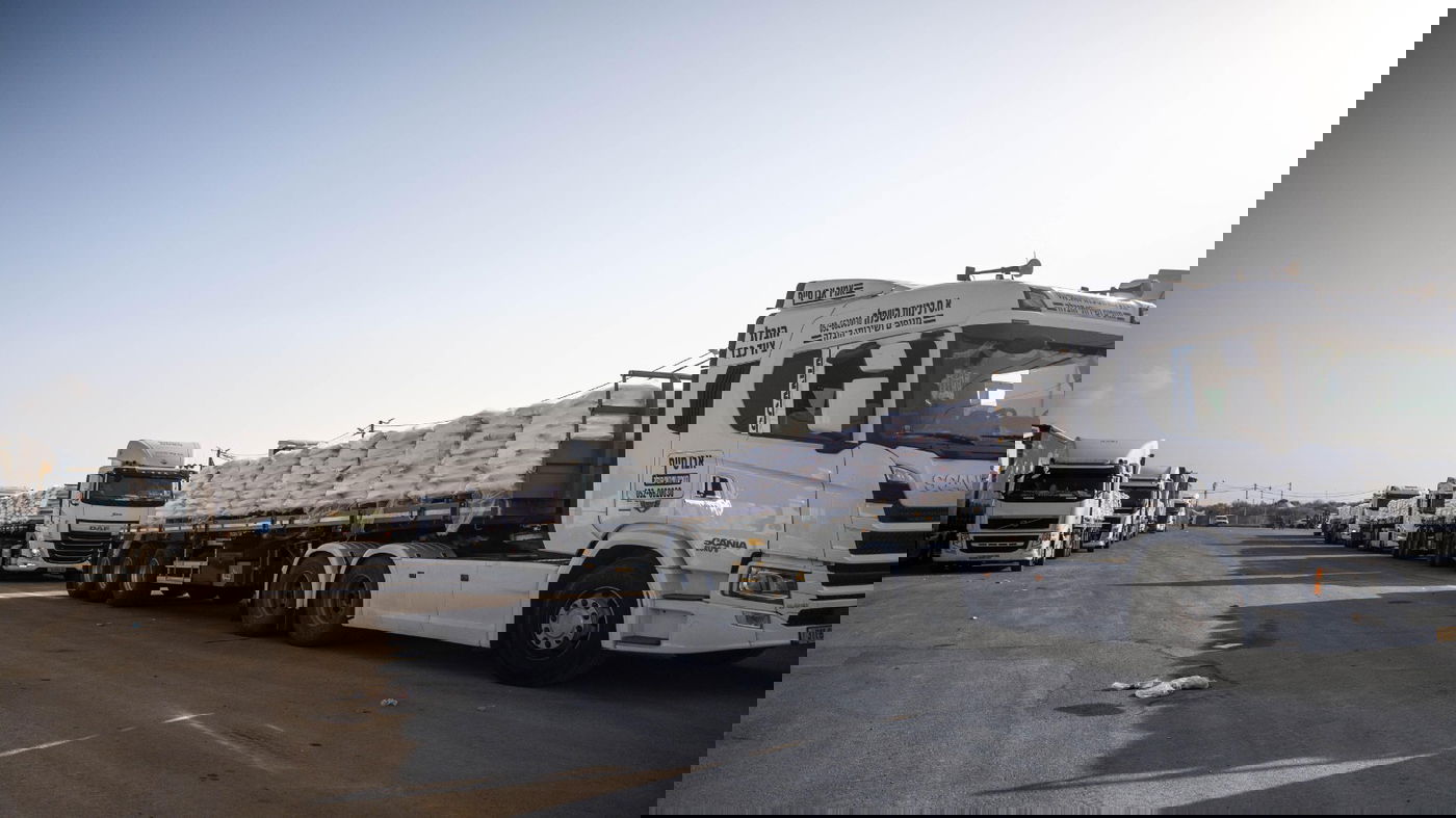 משאיות הסיוע