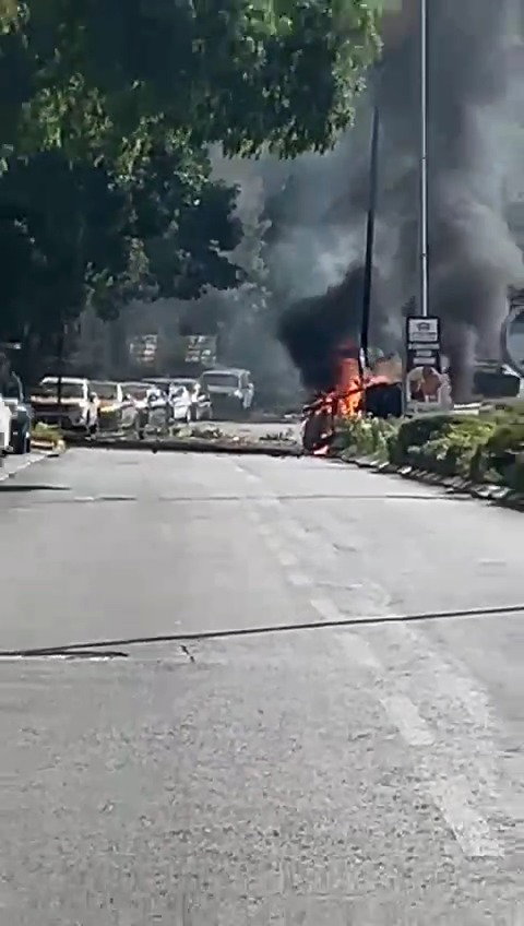 רכב בכרמיאל שספג פגיעה ישירה