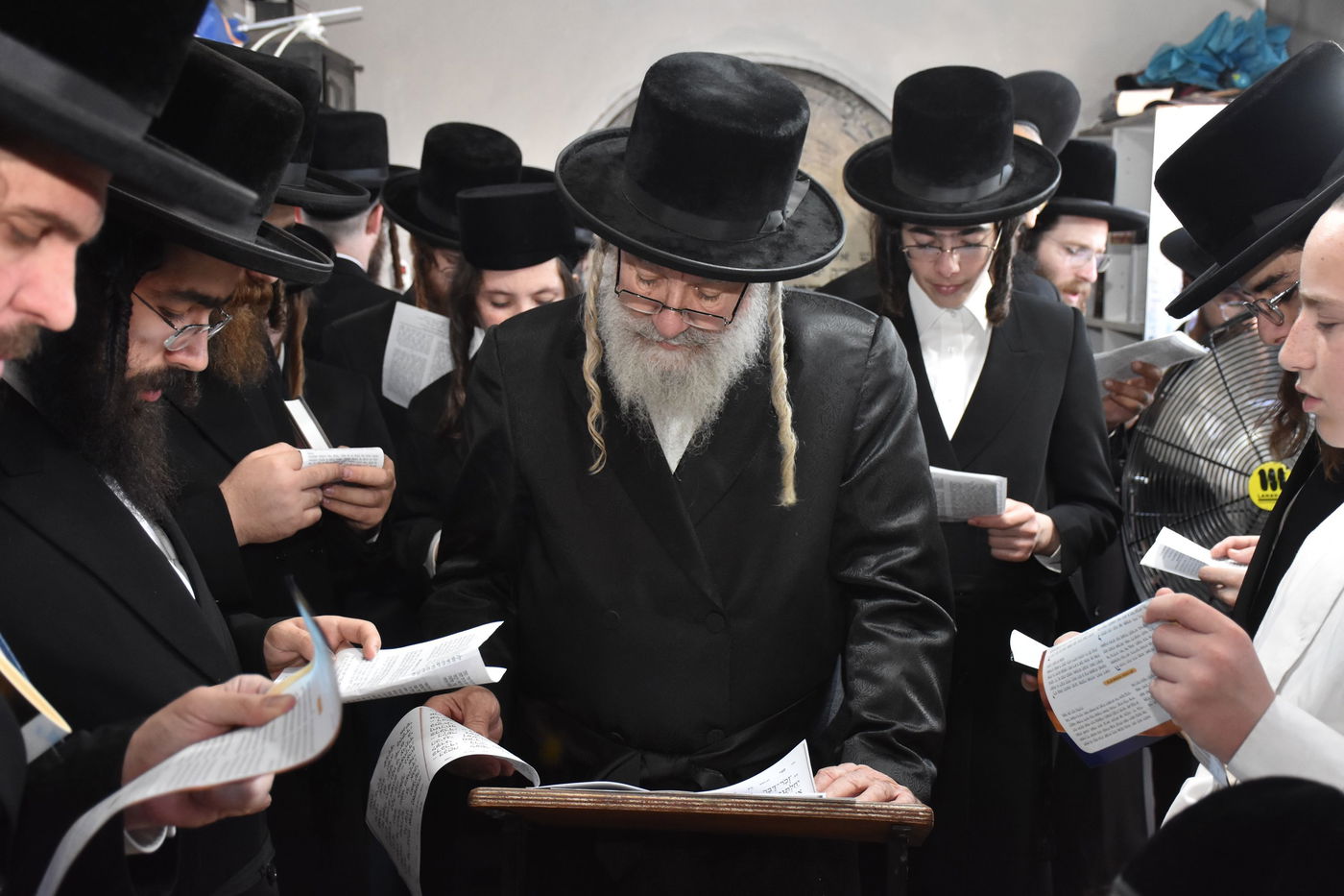 ערב ומוצאי יום כיפור בחצה"ק אשלג