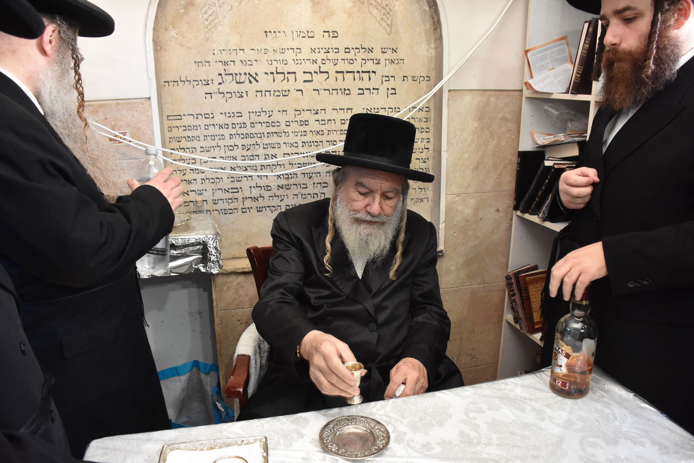 ערב ומוצאי יום כיפור בחצה"ק אשלג