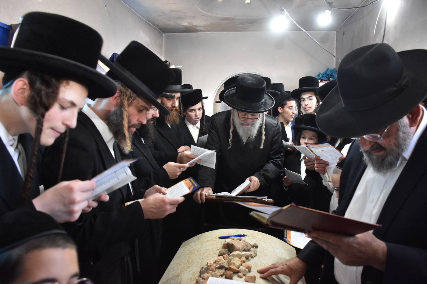 ערב ומוצאי יום כיפור בחצה"ק אשלג