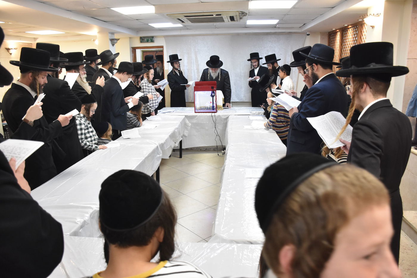 ערב ומוצאי יום כיפור בחצה"ק אשלג