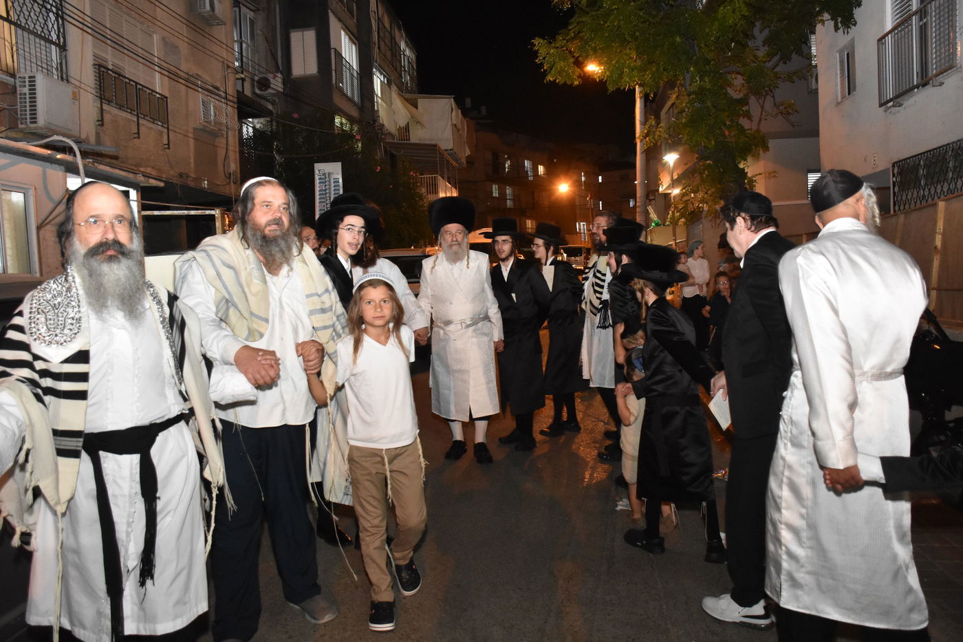 ערב ומוצאי יום כיפור בחצה"ק אשלג