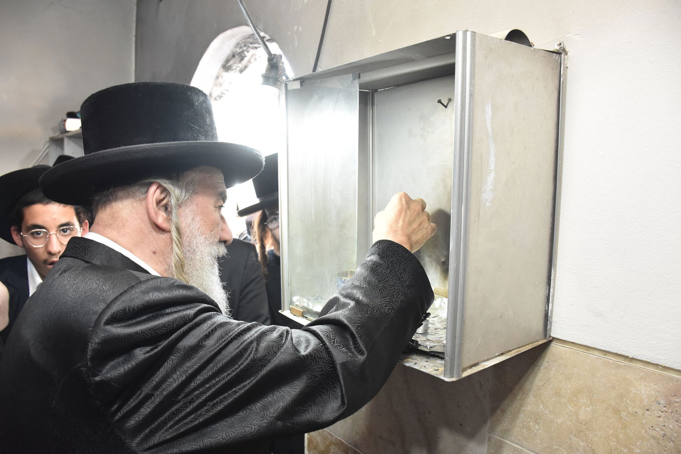 ערב ומוצאי יום כיפור בחצה"ק אשלג