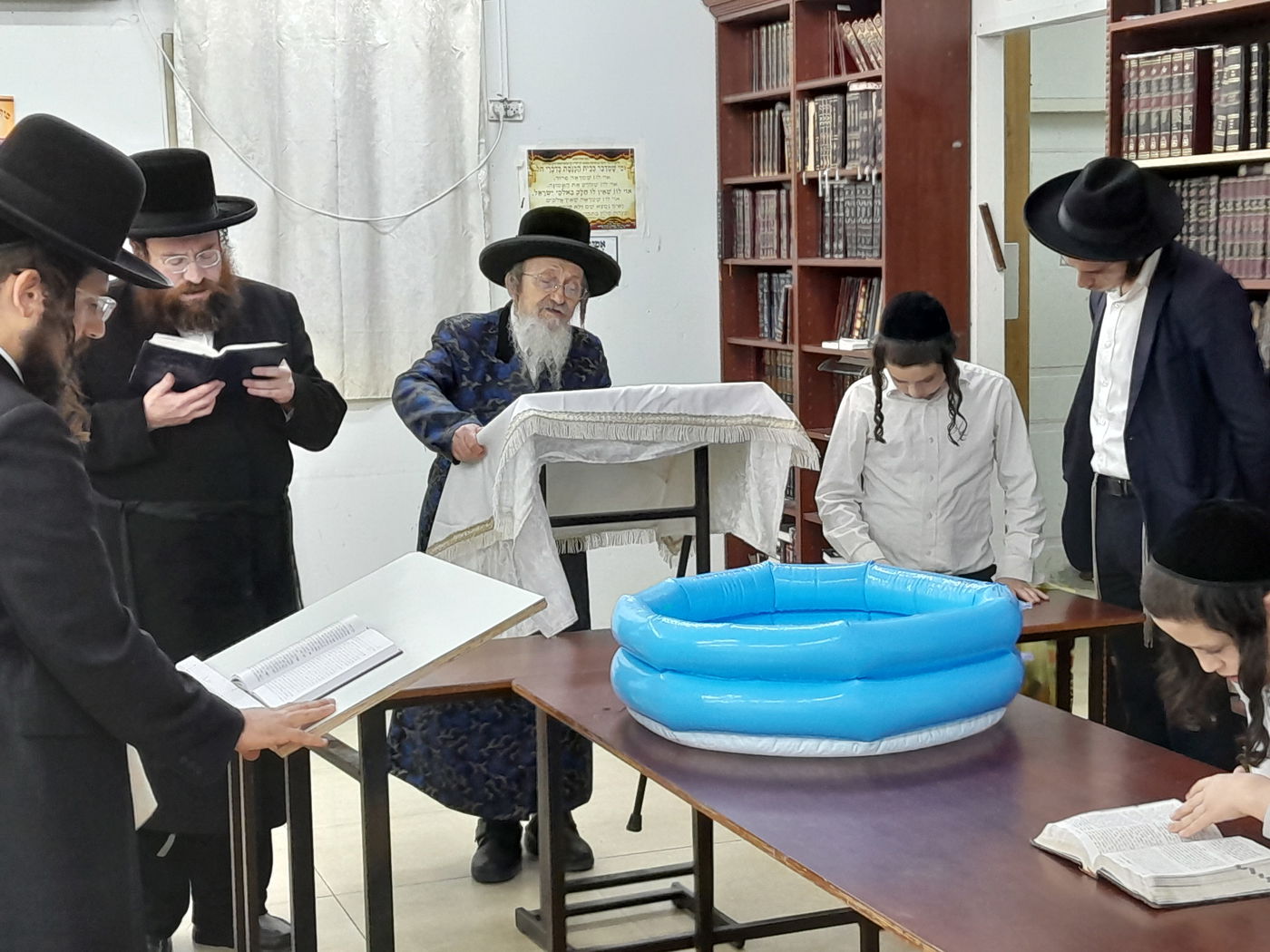 האדמו"ר מקאליש בתשליך 