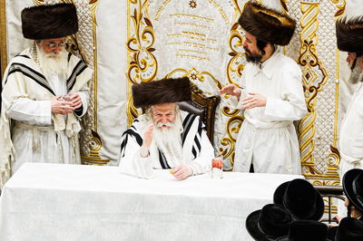 מוצאי יום כיפור בחצה"ק באבוב 