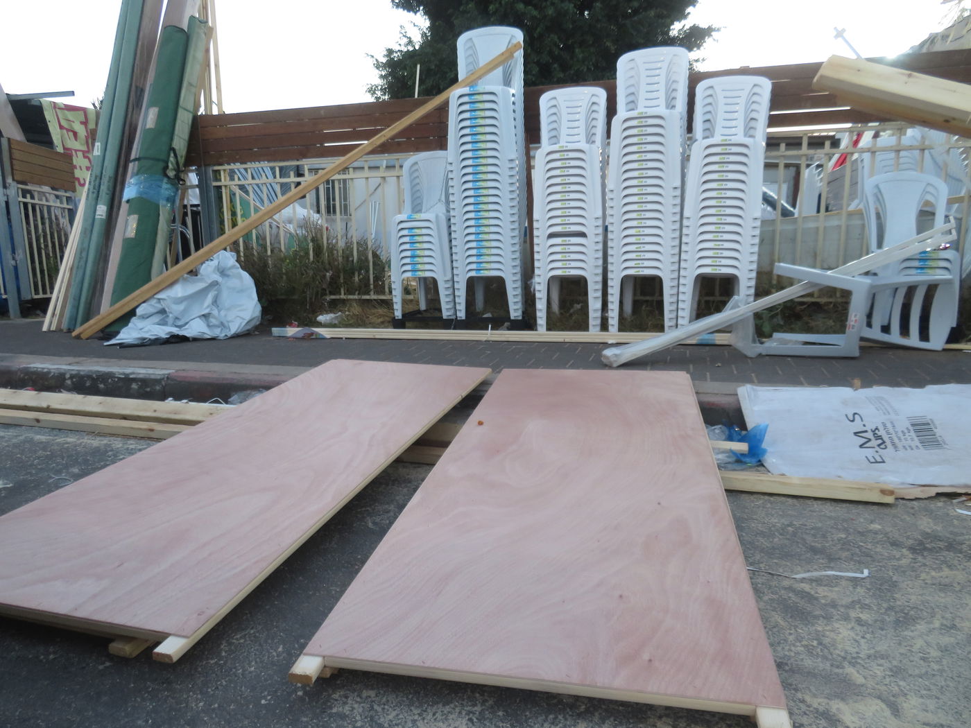 אווירת ערב חג הסוכות בעיר אלעד 