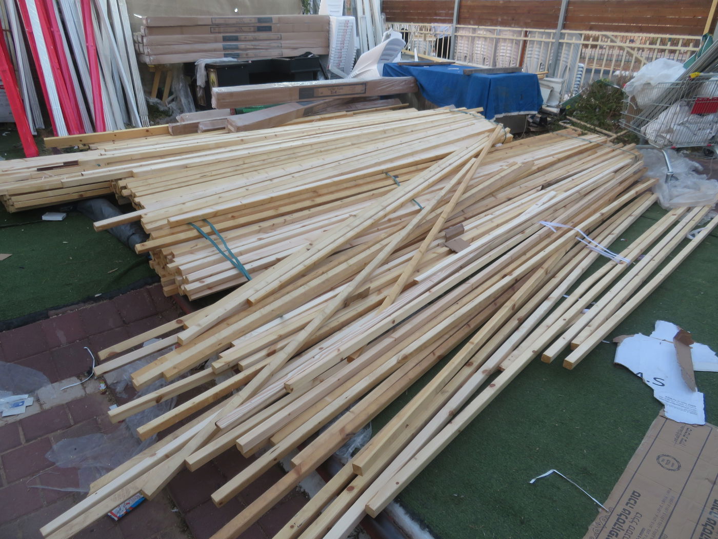 אווירת ערב חג הסוכות בעיר אלעד 